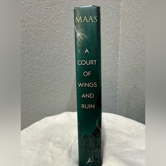 A Court of Wings and Ruin by Sarah J Maas hardback original cover - Picture 2 of 3
